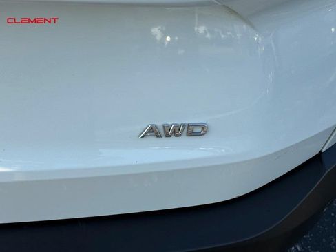 Used 2023 Nissan Rogue S AWD/4WD image 6