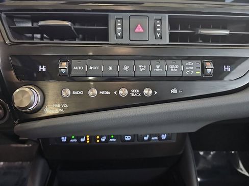 New 2025 Lexus ES 350 Ultra Luxury image 23