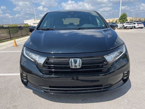 Used 2024 Honda Odyssey Sport image 2