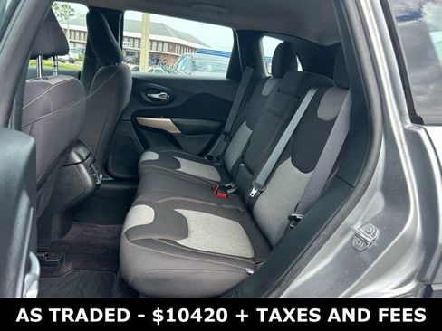 Used 2017 Jeep Cherokee Sport image 15