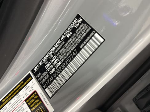 Used 2025 Mercedes-Benz C 300 Sedan image 29