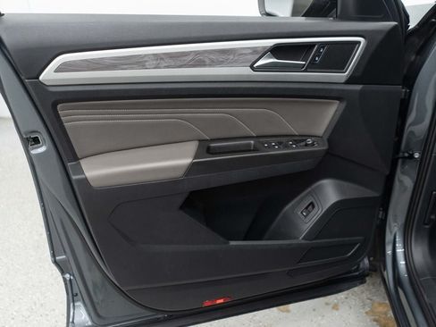 Used 2023 Volkswagen Atlas Cross Sport SE w/ Black Wheel Package AWD/4WD image 13
