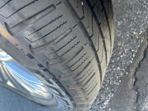 Used 2020 Ford Explorer Limited image 32