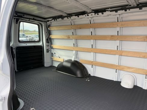 Used 2024 Chevrolet Express 2500 Work Van w/ Driver Convenience Package image 25