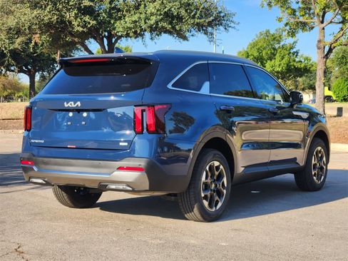 New 2026 Kia Sorento S image 5