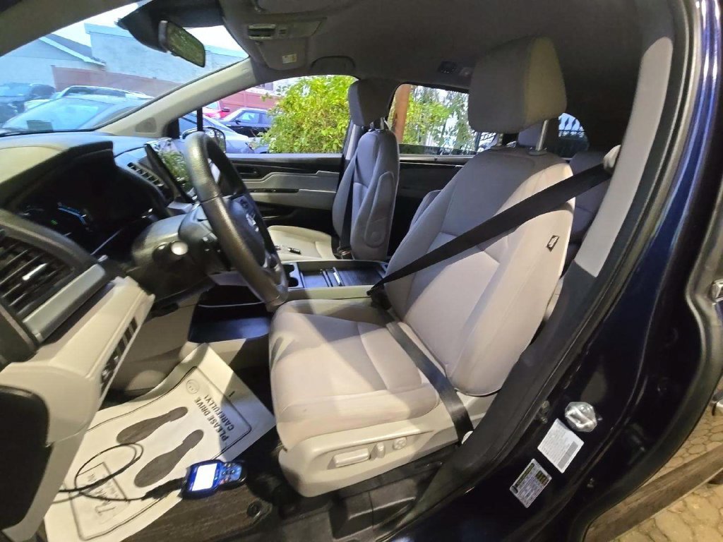 Used 2023 Honda Odyssey EX image 5