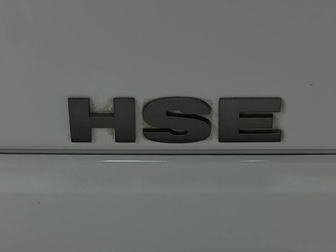 Used 2016 Land Rover LR4 HSE Silver Edition AWD/4WD image 13