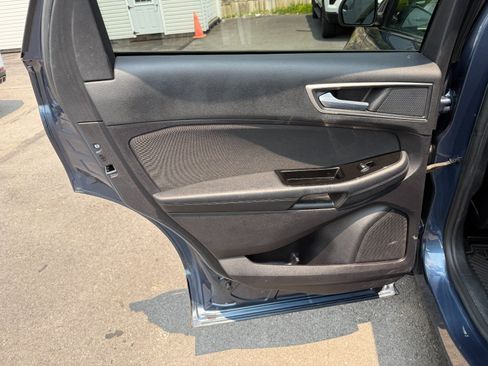Used 2018 Ford Edge SEL AWD/4WD image 17