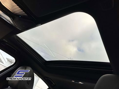 Used 2024 BMW 330i xDrive Sedan w/ Convenience Package image 21