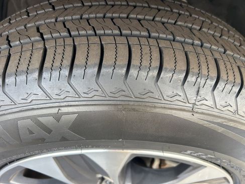 Used 2024 Toyota Highlander XLE image 26