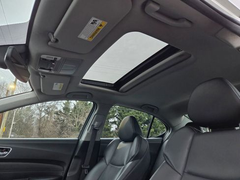 Used 2020 Acura TLX image 17