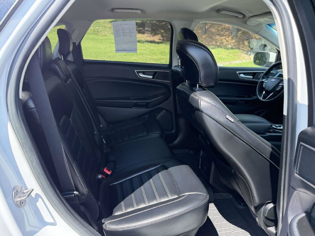 Used 2019 Ford Edge SEL w/ Equipment Group 201A FWD image 13