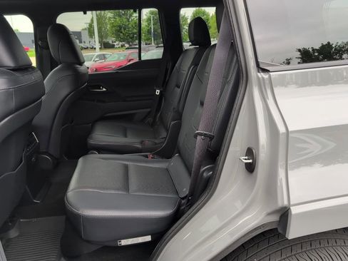 Used 2025 Lexus GX 550 w/ Cold Area Package AWD/4WD image 29