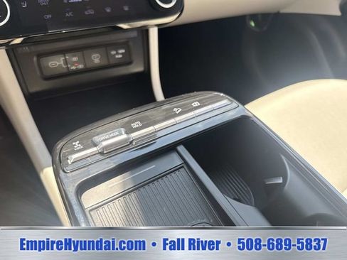 Used 2025 Hyundai Tucson Blue AWD/4WD image 25