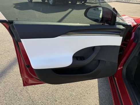 Used 2022 Tesla Model S Plaid AWD/4WD image 13