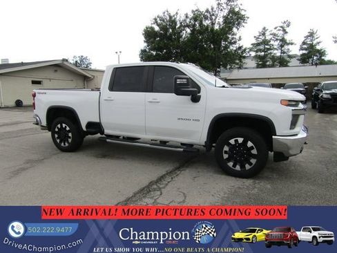 Used 2020 Chevrolet Silverado 2500 LT w/ All Star Edition AWD/4WD image 3