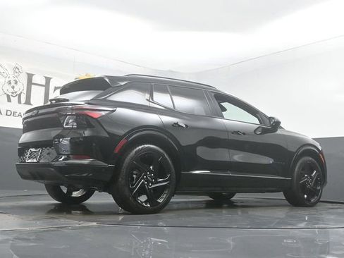 Used 2024 Chevrolet Equinox EV RS image 33