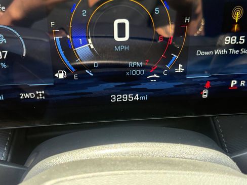 Used 2025 Chevrolet Equinox LT AWD/4WD image 40