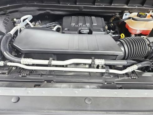 Used 2024 Chevrolet Silverado 1500 LT AWD/4WD image 18