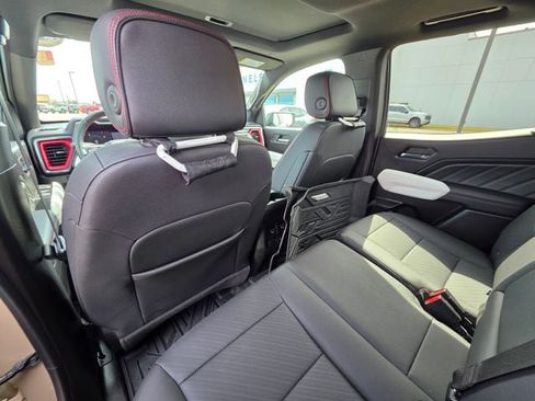 Used 2024 GMC Canyon AT4X AWD/4WD image 14