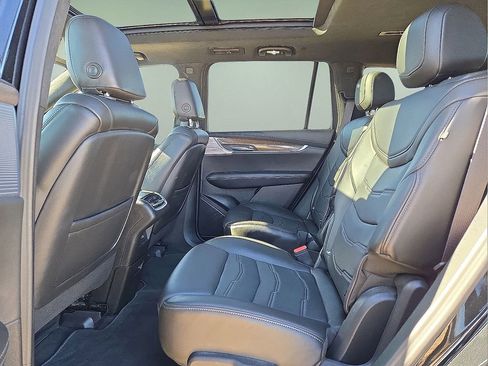 Used 2024 Cadillac XT6 Sport w/ Platinum Package image 16