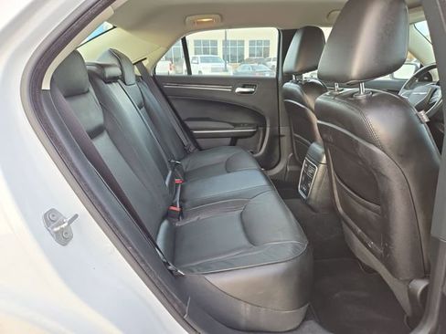 Used 2019 Chrysler 300 Limited image 33