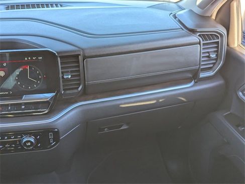 Used 2025 GMC Sierra 1500 SLT image 17