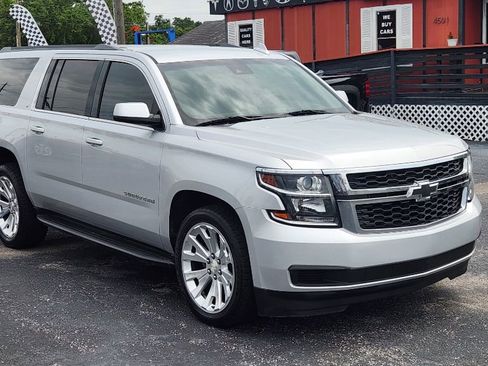 Used 2018 Chevrolet Suburban LT RWD image 8