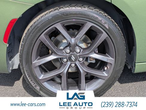 Used 2019 Dodge Charger SXT w/ Plus Group RWD image 8