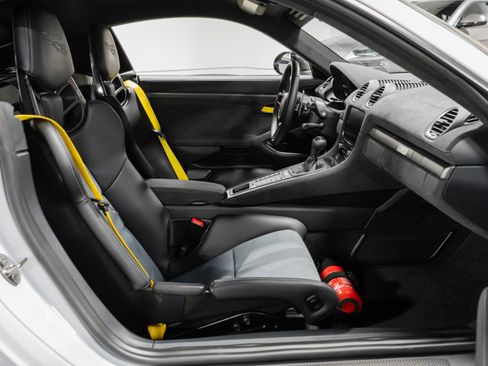 Used 2023 Porsche 718 Cayman GT4 RS image 17