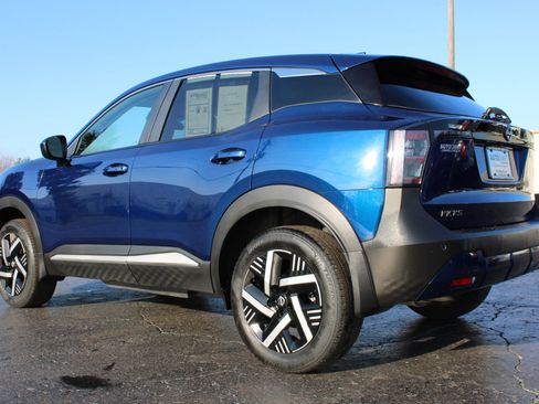 Used 2025 Nissan Kicks SV image 9