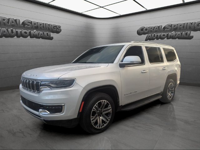 Used 2022 Jeep Wagoneer Series III AWD/4WD image 3