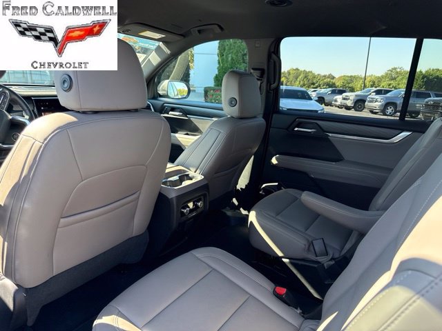 Used 2026 GMC Acadia Elevation w/ Elevation Premium Package FWD image 7