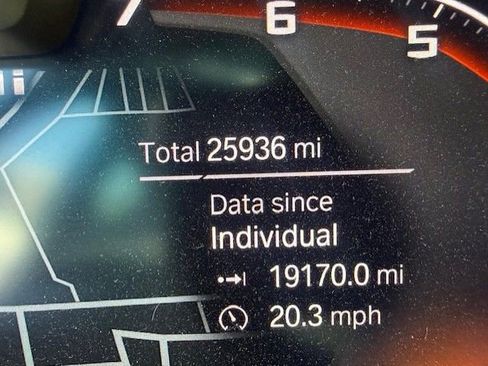 Used 2022 BMW M550i xDrive w/ Dynamic Handling Package image 4