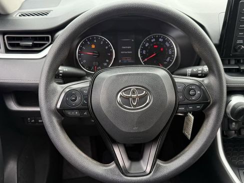 Used 2021 Toyota RAV4 LE AWD/4WD image 13