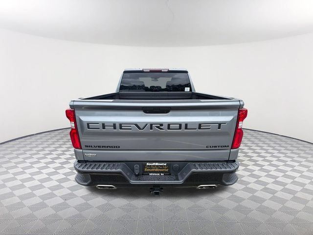 Used 2021 Chevrolet Silverado 1500 Custom Trail Boss w/ LPO, Dark Essentials Package AWD/4WD image 6