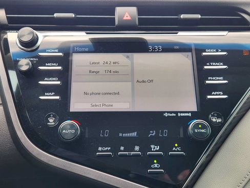 Used 2019 Toyota Camry XLE FWD image 16