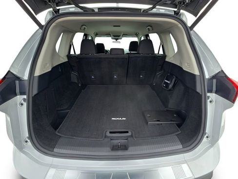Used 2025 Nissan Rogue SV image 26