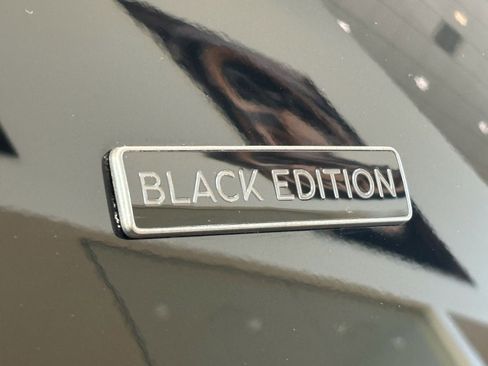 New 2025 Bentley Bentayga V8 image 22