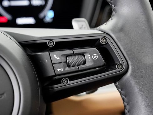 Used 2025 Porsche Cayenne image 15