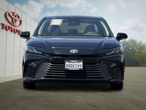 Used 2025 Toyota Camry LE FWD image 8