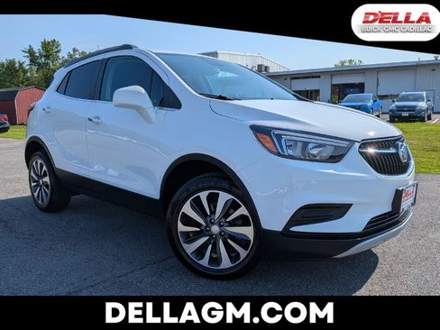 Used 2022 Buick Encore Preferred AWD/4WD image 1