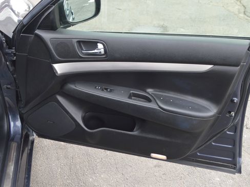 Used 2011 INFINITI G37 G37x Sedan 4D w/ Premium Pkg image 19