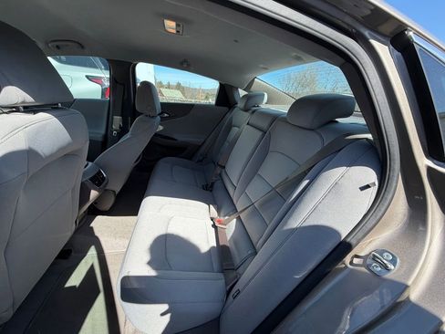 Used 2025 Chevrolet Malibu LT image 11