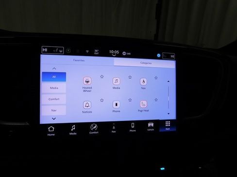 Used 2025 Chrysler Pacifica Limited image 35