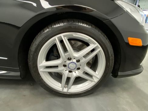 Used 2011 Mercedes-Benz E 550 Coupe w/ Premium 2 Pkg image 16