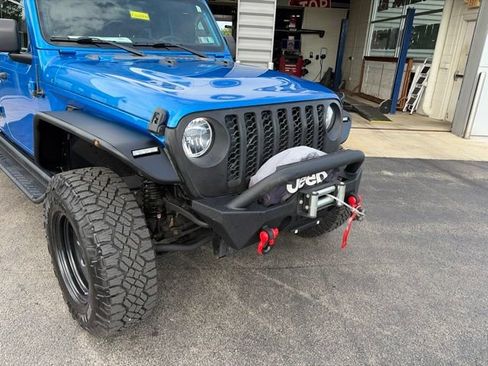 Used 2022 Jeep Gladiator Sport AWD/4WD image 5