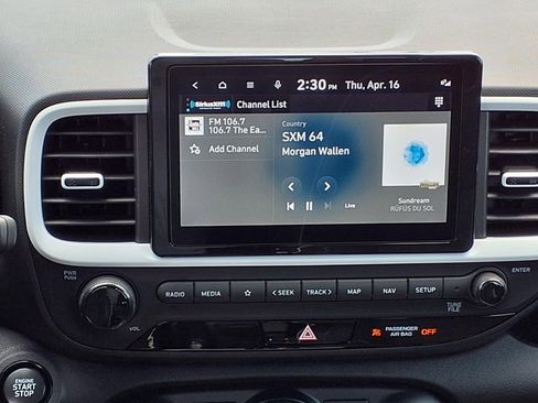 Used 2025 Hyundai Venue Limited FWD image 14