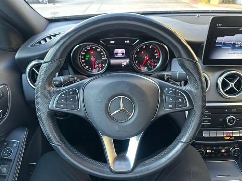 Used 2019 Mercedes-Benz GLA 250 4MATIC image 3