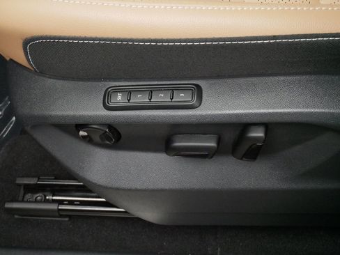 Certified 2024 Volkswagen Atlas Cross Sport SEL AWD/4WD image 20